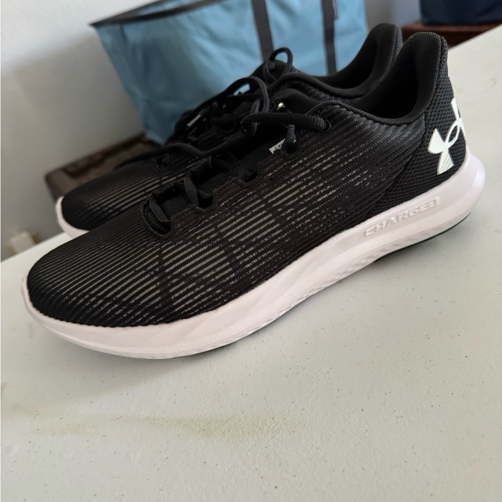 Under Armour Black and White Training Sneakers SPOTLIGHT CHARGED
